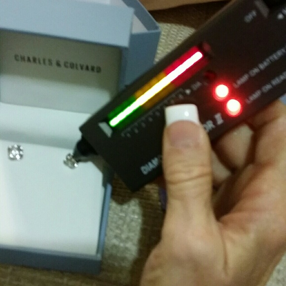 💥Charles & Colvard Moissanite Knot Earrings - Picture 5 of 5